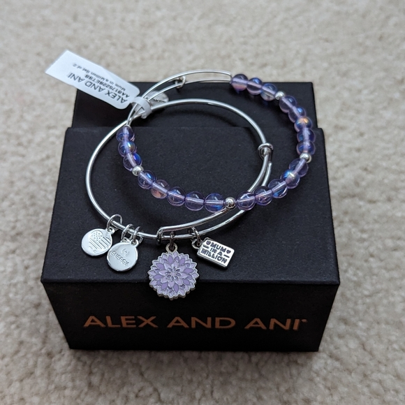 Alex + Ani Mum in a Million Bracelet Set - Picture 3 of 6